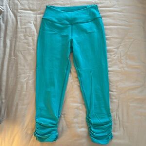 Beyond Yoga Women's Side Gathered Capri Legging - Size Small